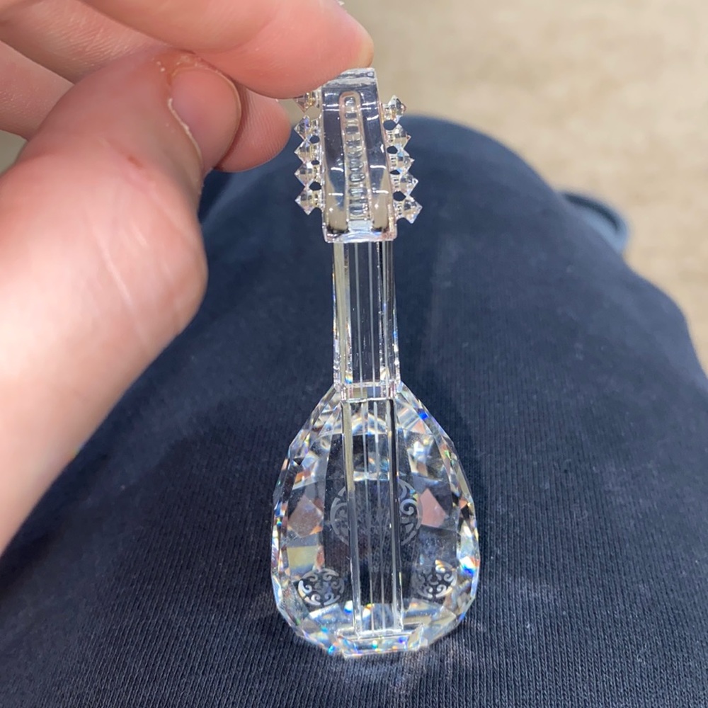 Small guitar
